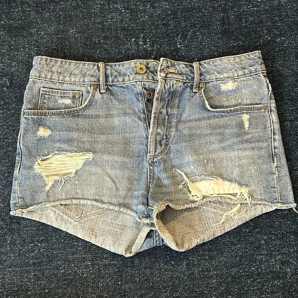 H&M &Denim Distressed Denim Shorts - Picture 1 of 6